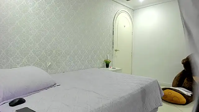 BeccaReedd online show from 9, 11, 2025