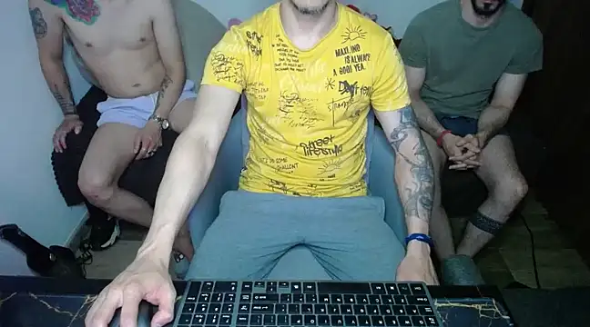 Snapshot of bossking017 chatting on 1, 3, 2025 bossking017 online show from 1, 3, 2025