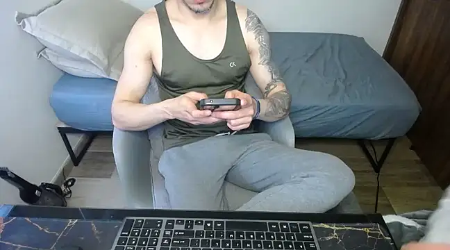 Snapshot of bossking017 chatting on 3, 3, 2025 bossking017 online show from 3, 3, 2025