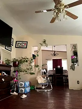 Snapshot of edddy23 chatting on 29, 9, 2025 edddy23 online show from 29, 9, 2025