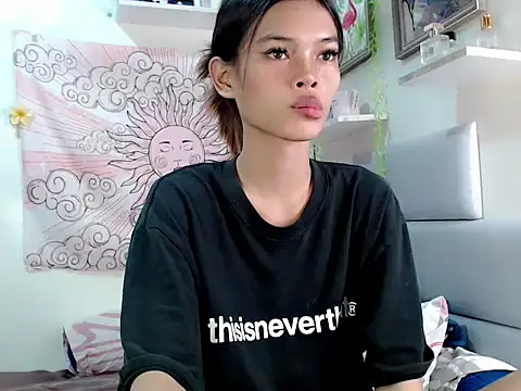 Snapshot of itsmekyrie chatting on 14, 10, 2025 itsmekyrie online show from 14, 10, 2025