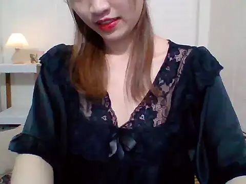 Snapshot of __Donna__ chatting on 11, 9, 2025   Donna   online show from 11, 9, 2025