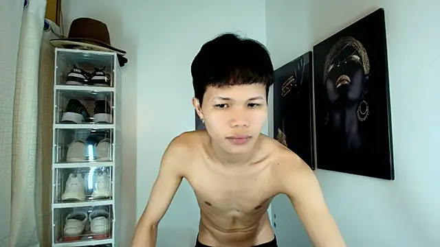 Snapshot of crazyasiantwink chatting on 26, 10, 2025 crazyasiantwink online show from 26, 10, 2025