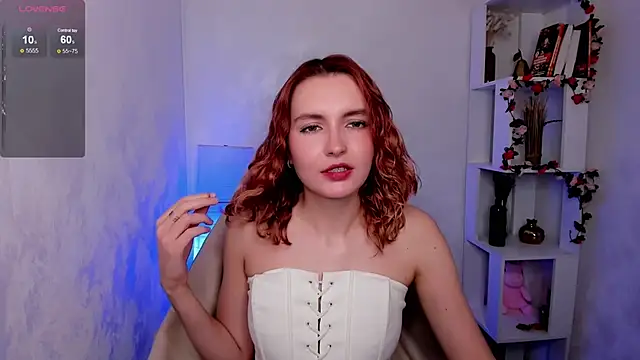 Snapshot of Elis_Cherry chatting on 8, 10, 2025 Elis Cherry online show from 8, 10, 2025