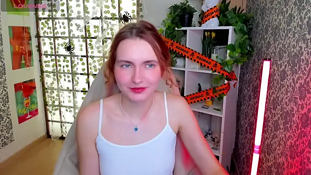 Snapshot of Elis_Cherry chatting on 6, 11, 2025 Elis Cherry online show from 6, 11, 2025