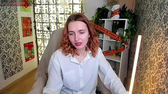 Snapshot of Elis_Cherry chatting on 12, 11, 2025 Elis Cherry online show from 12, 11, 2025