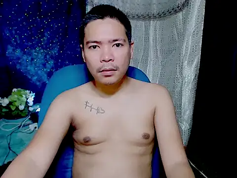 Snapshot of MANIACasianX chatting on 21, 11, 2025 MANIACasianX online show from 21, 11, 2025