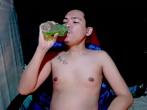 Snapshot of MANIACasianX chatting on 30, 11, 2025 MANIACasianX online show from 30, 11, 2025