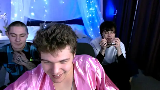 Snapshot of lucas_long_ chatting on 27, 11, 2025 lucas long online show from 27, 11, 2025