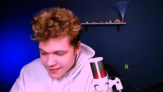 Snapshot of lucas_long_ chatting on 14, 12, 2025 lucas long online show from 14, 12, 2025