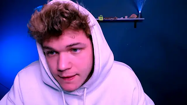 Snapshot of lucas_long_ chatting on 16, 12, 2025 lucas long online show from 16, 12, 2025