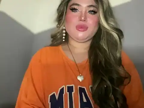 Snapshot of Naughtyrosecum chatting on 8, 10, 2025 Naughtyrosecum online show from 8, 10, 2025