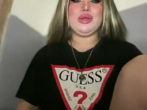 Snapshot of Naughtyrosecum chatting on 11, 11, 2025 Naughtyrosecum online show from 11, 11, 2025