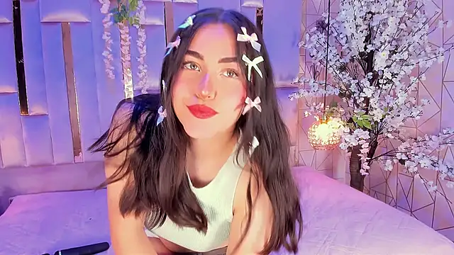 HannaCollins  online show from 2, 10, 2025