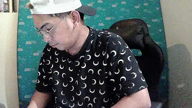 Snapshot of riley_cum chatting on 26, 3, 2026 riley cum online show from 26, 3, 2026