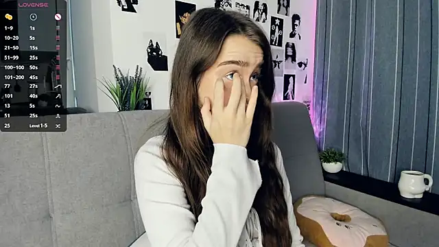 lovelyalivia online show from 19, 10, 2025