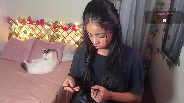 Angie Lee01 online show from 25, 11, 2025