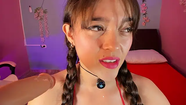 Snapshot of Luciemaurerr chatting on 1, 12, 2025 Luciemaurerr online show from 1, 12, 2025