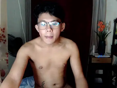 Snapshot of twink_asianbunny chatting on 15, 10, 2025 twink asianbunny online show from 15, 10, 2025