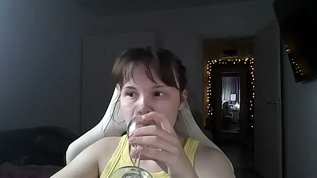 Snapshot of Qaynii chatting on 13, 9, 2025 Qaynii online show from 13, 9, 2025