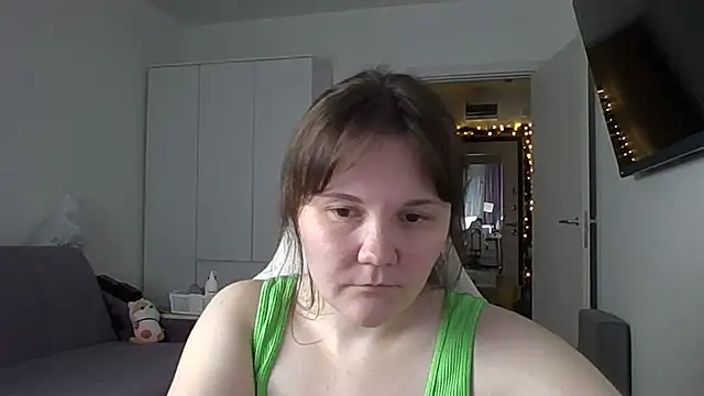 Snapshot of Qaynii chatting on 13, 10, 2025 Qaynii online show from 13, 10, 2025