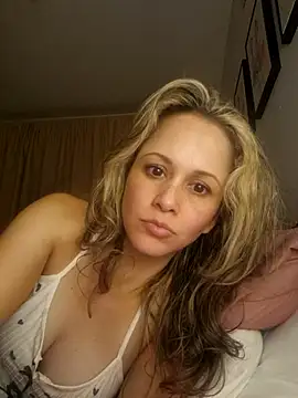 Miasiren online show from 12, 10, 2025