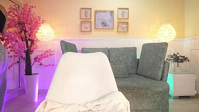 NicoleCrawft online show from 5, 11, 2025