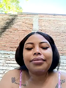 Snapshot of Naomi-Summer chatting on 13, 11, 2025 Naomi-Summer online show from 13, 11, 2025