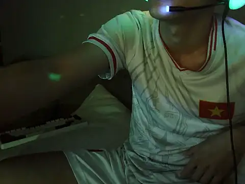 boyhigh1997 online show from 23, 9, 2025