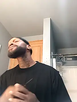 Snapshot of EbonyKing69 chatting on 13, 10, 2025 EbonyKing69 online show from 13, 10, 2025