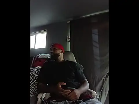 Snapshot of EbonyKing69 chatting on 24, 10, 2025 EbonyKing69 online show from 24, 10, 2025