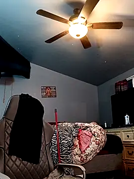 Snapshot of EbonyKing69 chatting on 5, 12, 2025 EbonyKing69 online show from 5, 12, 2025