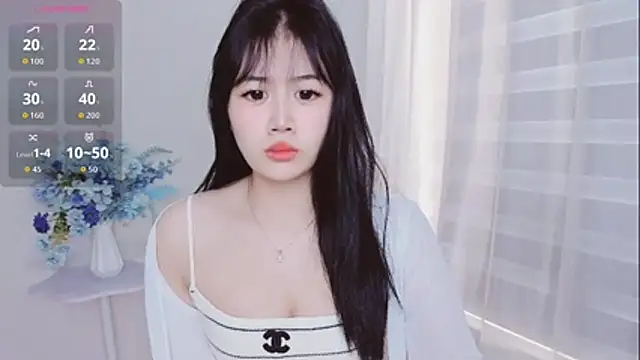 Snapshot of -Rose-Lucky- chatting on 20, 10, 2025 -Rose-Lucky- online show from 20, 10, 2025