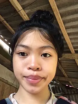 Snapshot of Thy00__ chatting on 6, 10, 2025 Thy00 online show from 6, 10, 2025