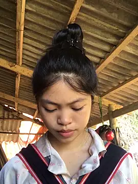 Snapshot of Thy00__ chatting on 9, 10, 2025 Thy00 online show from 9, 10, 2025