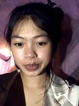 Snapshot of Thy00__ chatting on 12, 10, 2025 Thy00 online show from 12, 10, 2025