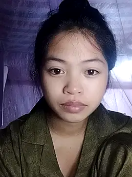 Snapshot of Thy00__ chatting on 27, 10, 2025 Thy00 online show from 27, 10, 2025