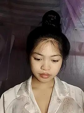 Snapshot of Thy00__ chatting on 5, 11, 2025 Thy00 online show from 5, 11, 2025