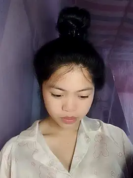 Snapshot of Thy00__ chatting on 5, 11, 2025 Thy00 online show from 5, 11, 2025