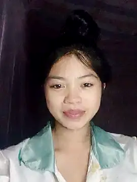 Snapshot of Thy00__ chatting on 6, 11, 2025 Thy00 online show from 6, 11, 2025