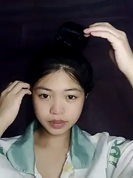 Snapshot of Thy00__ chatting on 7, 11, 2025 Thy00 online show from 7, 11, 2025