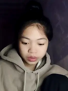 Snapshot of Thy00__ chatting on 18, 11, 2025 Thy00 online show from 18, 11, 2025