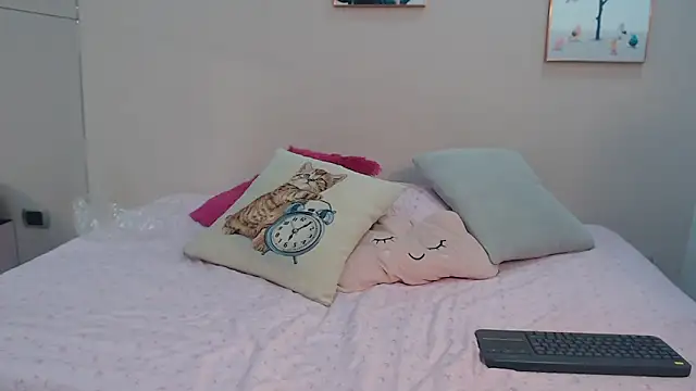 zooombee online show from 1, 12, 2025