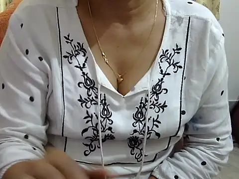 CHAMELI4747 online show from 9, 2, 2026