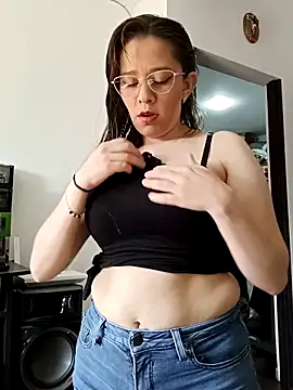 Isabella5 Brown  online show from 7, 11, 2025