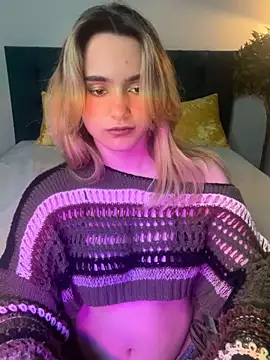 Chloe Ravens online show from 12, 9, 2025