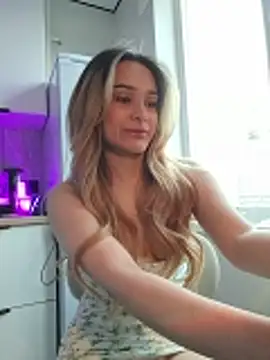 Chloe Ravens online show from 13, 4, 2026