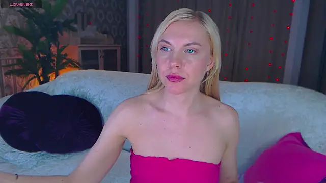 LiSinDoll online show from 12, 11, 2025