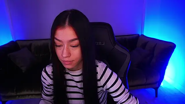 Snapshot of FataleNellie chatting on 11, 11, 2025 FataleNellie online show from 11, 11, 2025