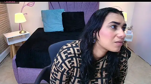 Lia Blake  online show from 18, 11, 2025